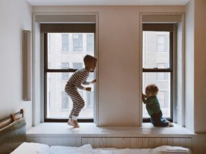 Los 5 accidentes del hogar más comunes en niños y cómo evitarlos