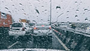 Consejos para conducir con seguridad si llueve