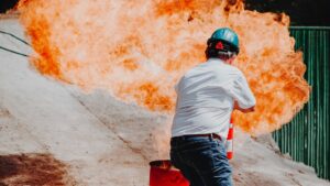 Cómo usar un extintor de forma segura y eficaz